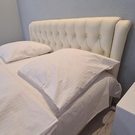 Apartaments On Vulytsia Heroiv Ato 32 Kryvyj Rih Exteriér fotografie