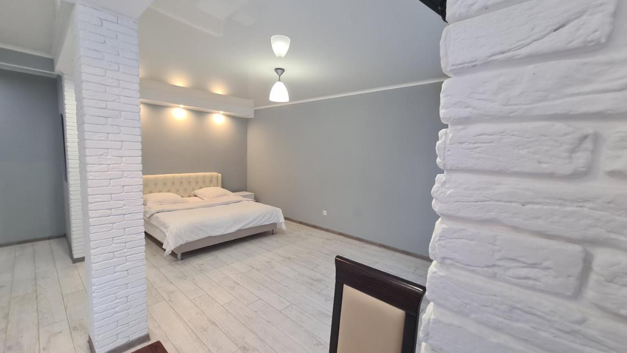 Apartaments On Vulytsia Heroiv Ato 32 Kryvyj Rih Exteriér fotografie
