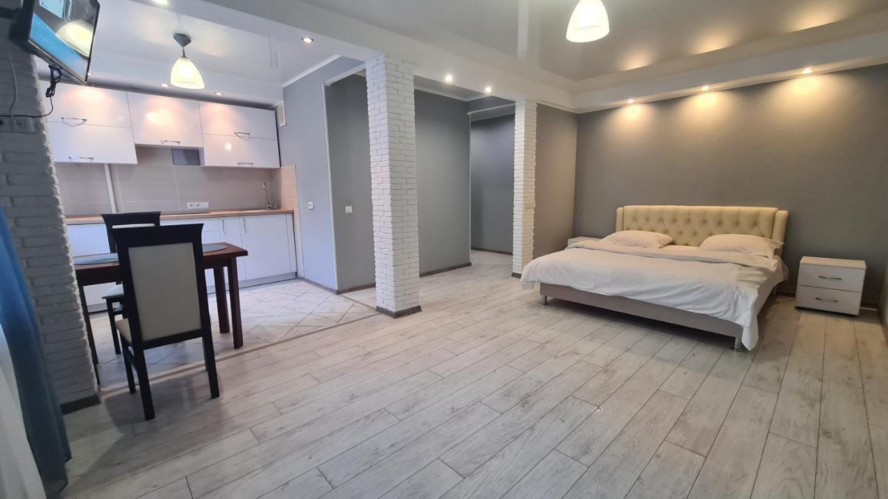 Apartaments On Vulytsia Heroiv Ato 32 Kryvyj Rih Exteriér fotografie