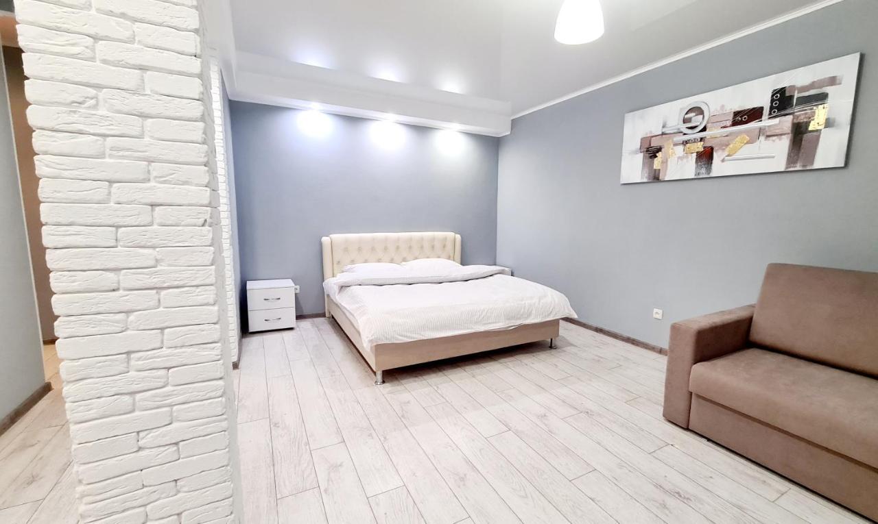 Apartaments On Vulytsia Heroiv Ato 32 Kryvyj Rih Exteriér fotografie